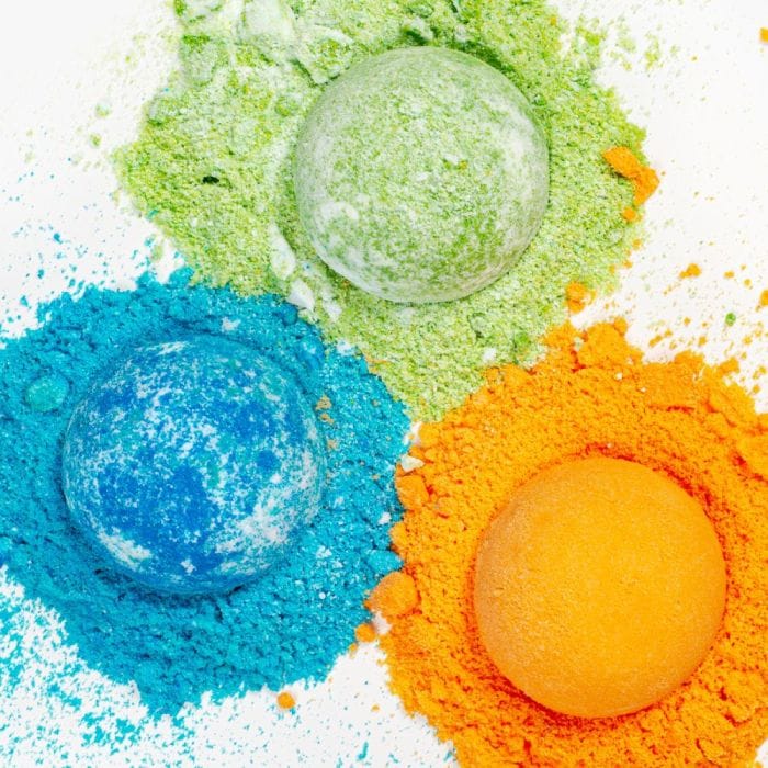 Органические сверкающие бомбочки для ванн